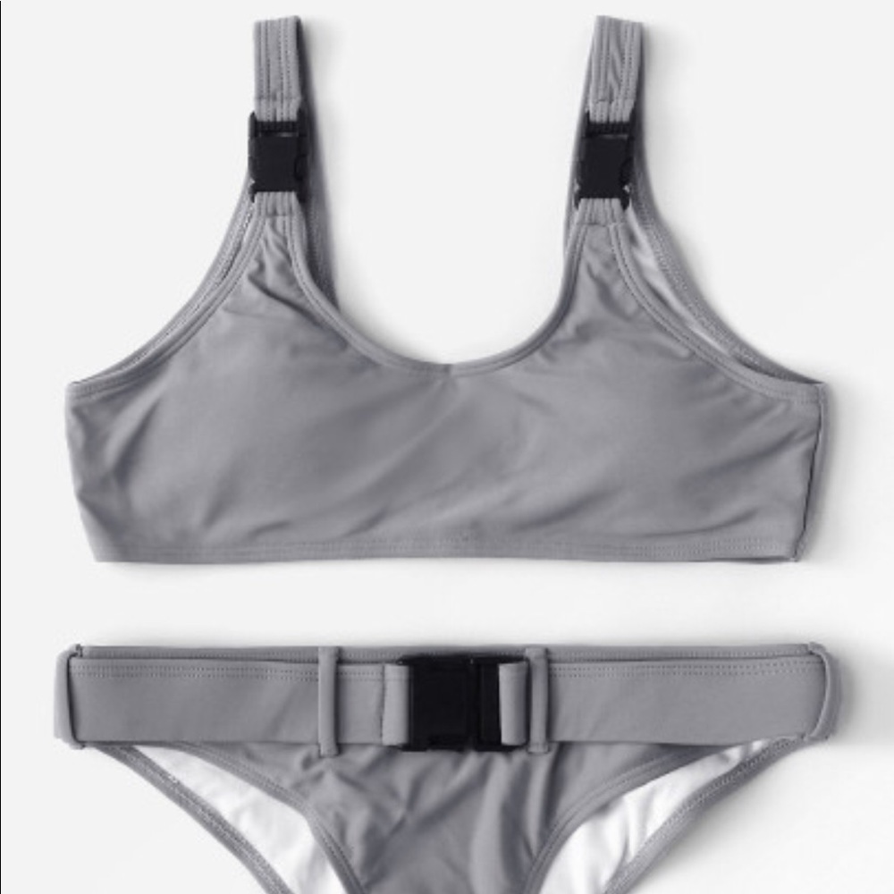 Belt buckle cheeky bikini
